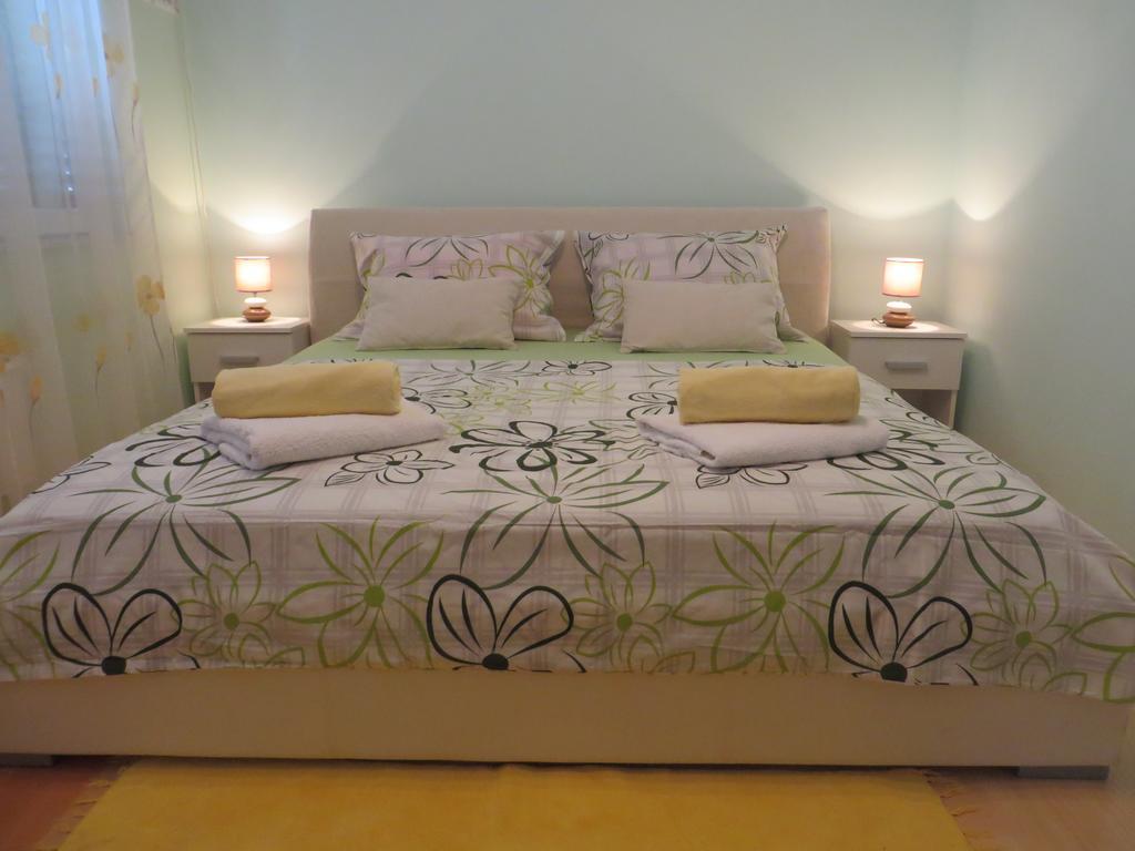 שיבניק Apartment Simaris - Spacious With Terrace And Sea View מראה חיצוני תמונה