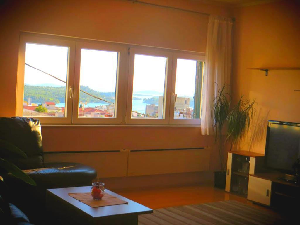 שיבניק Apartment Simaris - Spacious With Terrace And Sea View מראה חיצוני תמונה