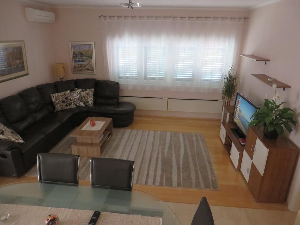 שיבניק Apartment Simaris - Spacious With Terrace And Sea View מראה חיצוני תמונה