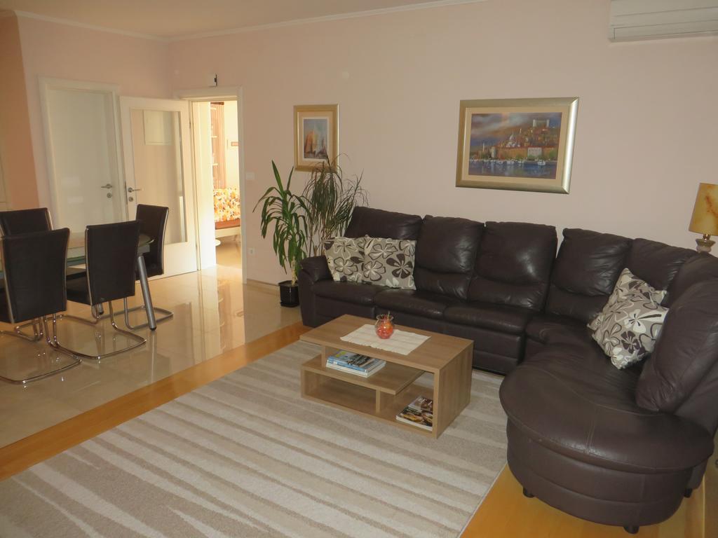 שיבניק Apartment Simaris - Spacious With Terrace And Sea View מראה חיצוני תמונה