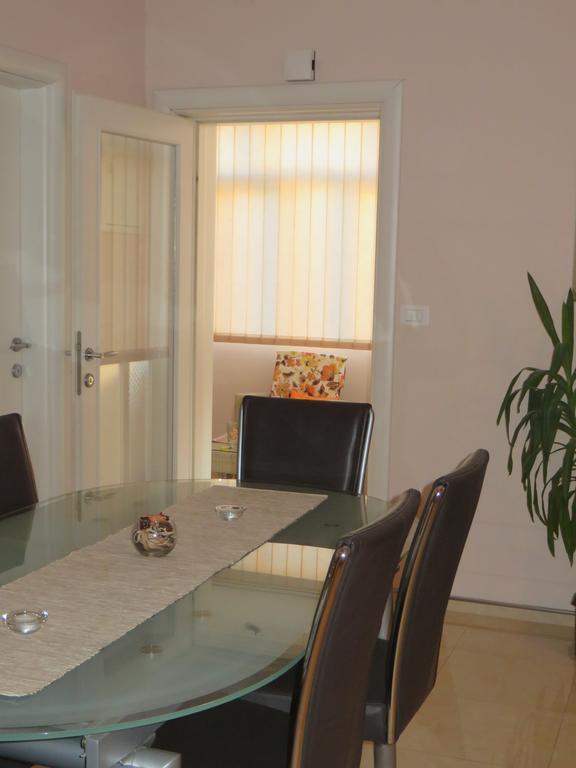 שיבניק Apartment Simaris - Spacious With Terrace And Sea View מראה חיצוני תמונה