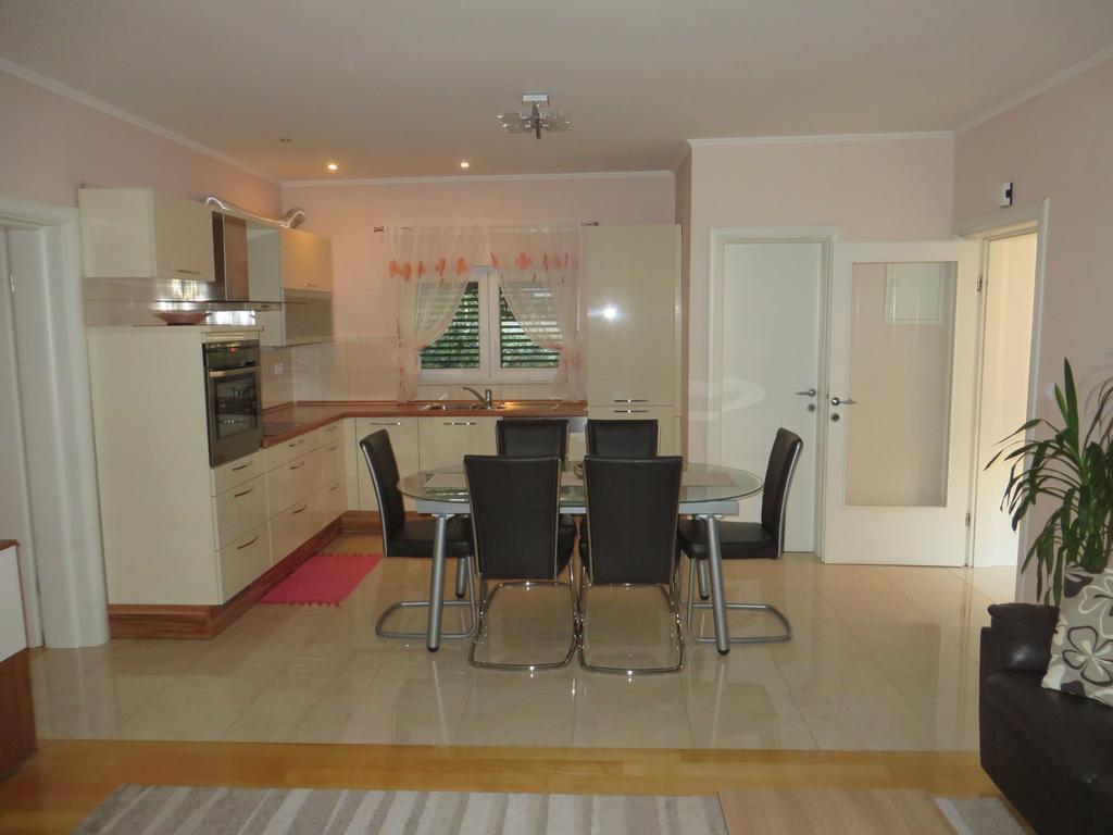 שיבניק Apartment Simaris - Spacious With Terrace And Sea View מראה חיצוני תמונה